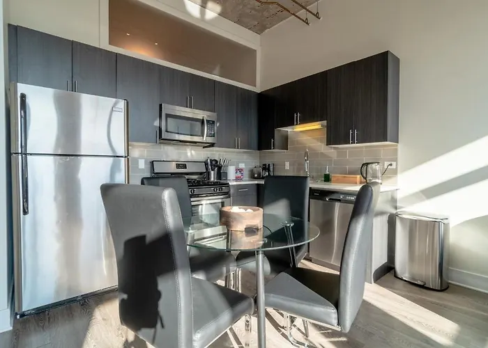 Mccormick Place Secret Oasis With Optional Parking For Up To 8 Guests Appartement *