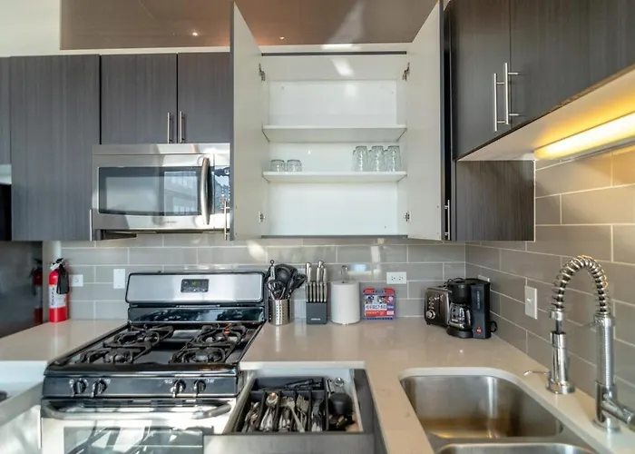 Mccormick Place Secret Oasis With Optional Parking For Up To 8 Guests *