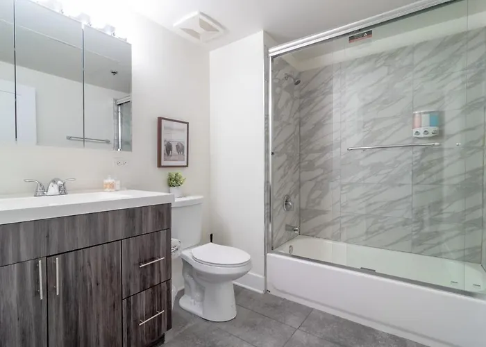 Appartement Mccormick Place Secret Oasis With Optional Parking For Up To 8 Guests